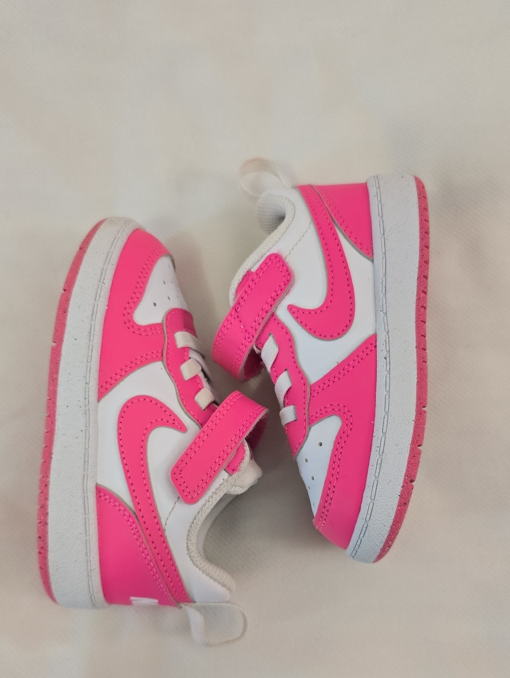Nike Girl Shoes Size: 7C - Picture 7 of 17